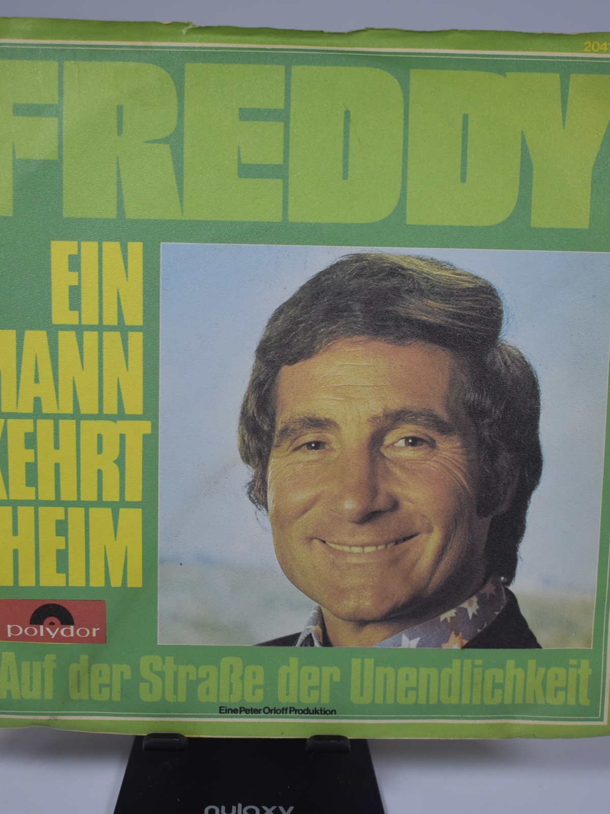 Single / Freddy – Ein Mann Kehrt Heim