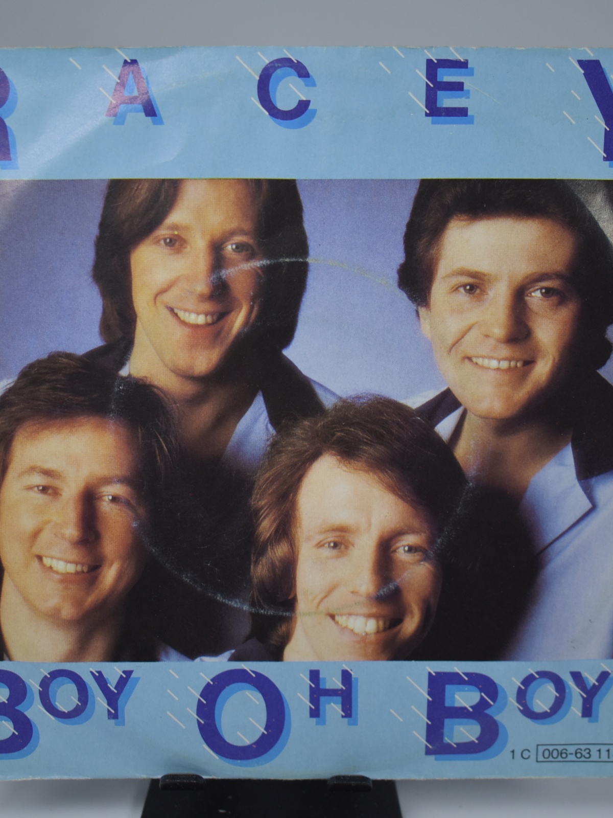 Single / Racey – Boy Oh Boy