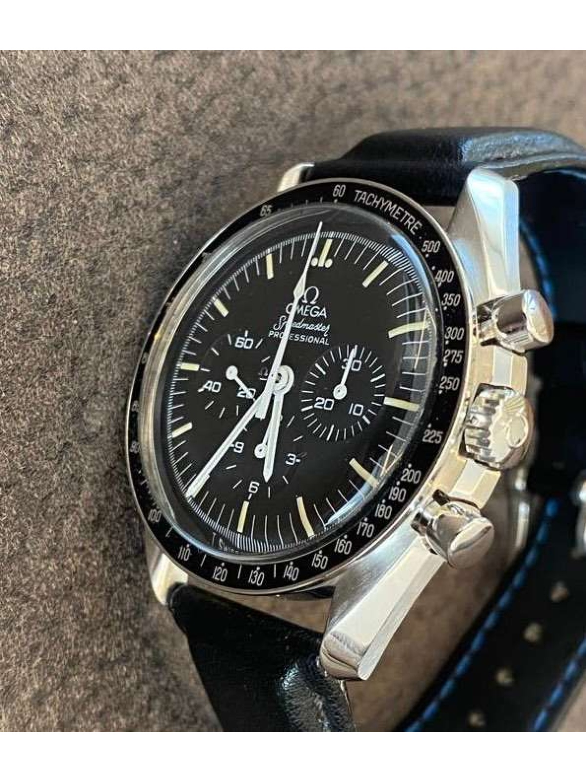 Omega Speedmaster Moonwatch Professional