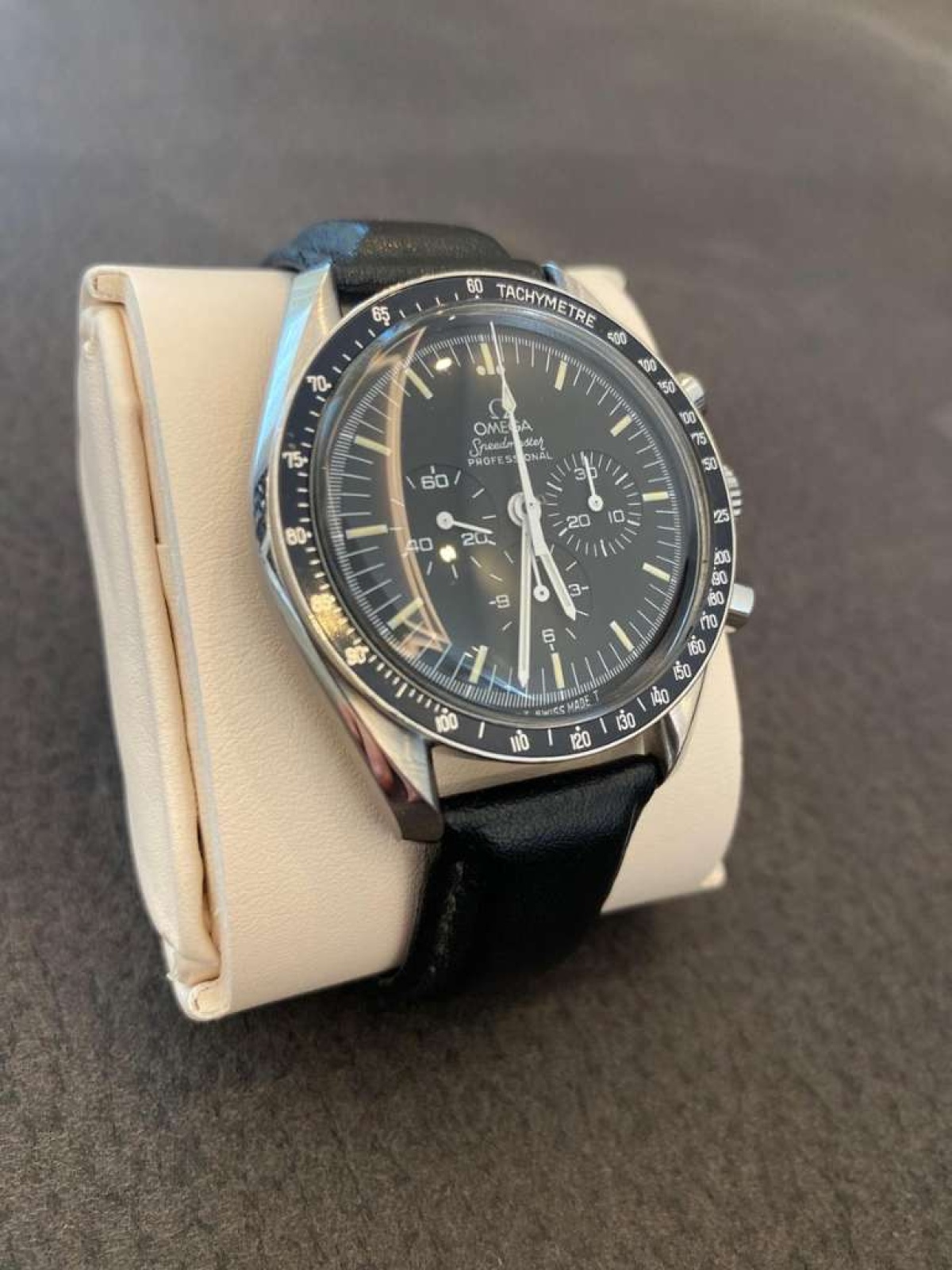 Omega Speedmaster Moonwatch Professional