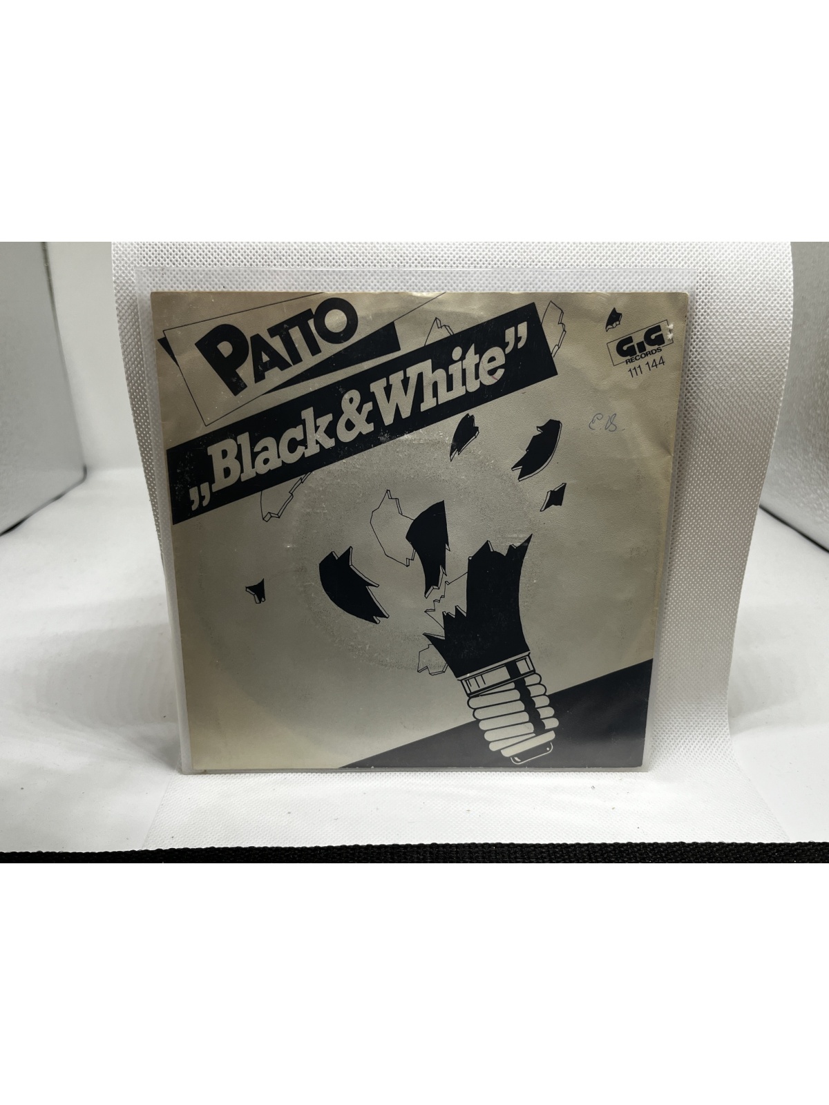 SINGLE / Patto – Black And White