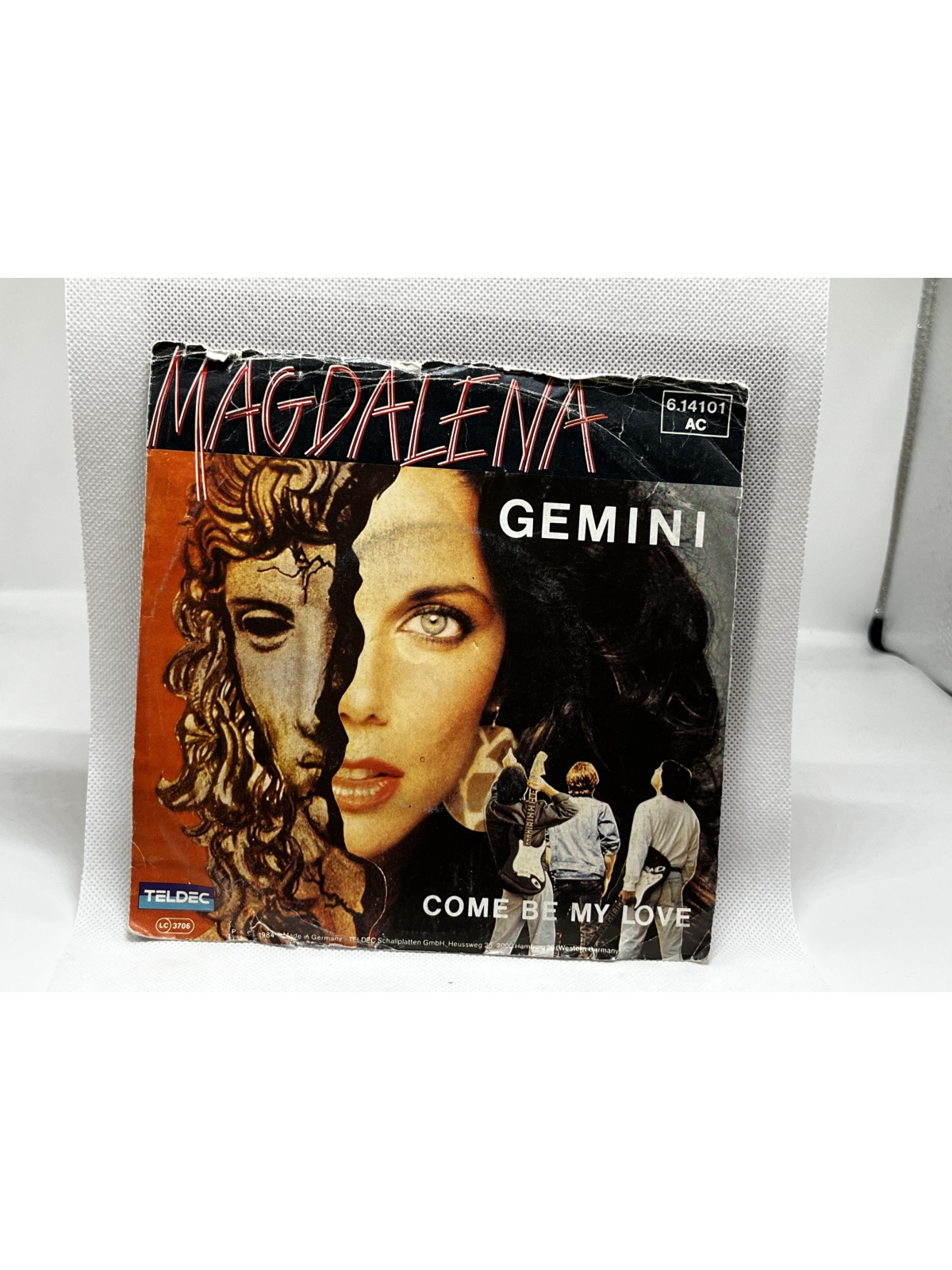 SINGLE / Gemini – Magdalena