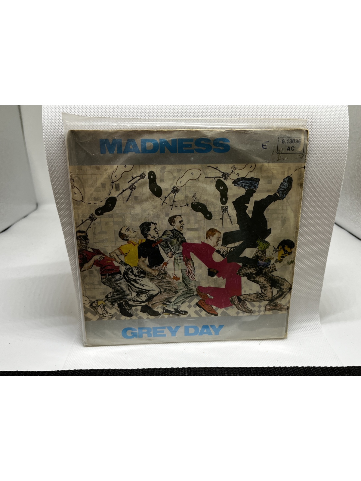 SINGLE / Madness – Grey Day