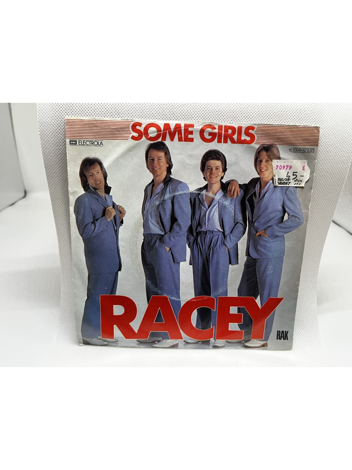 SINGLE / Racey – Some Girls