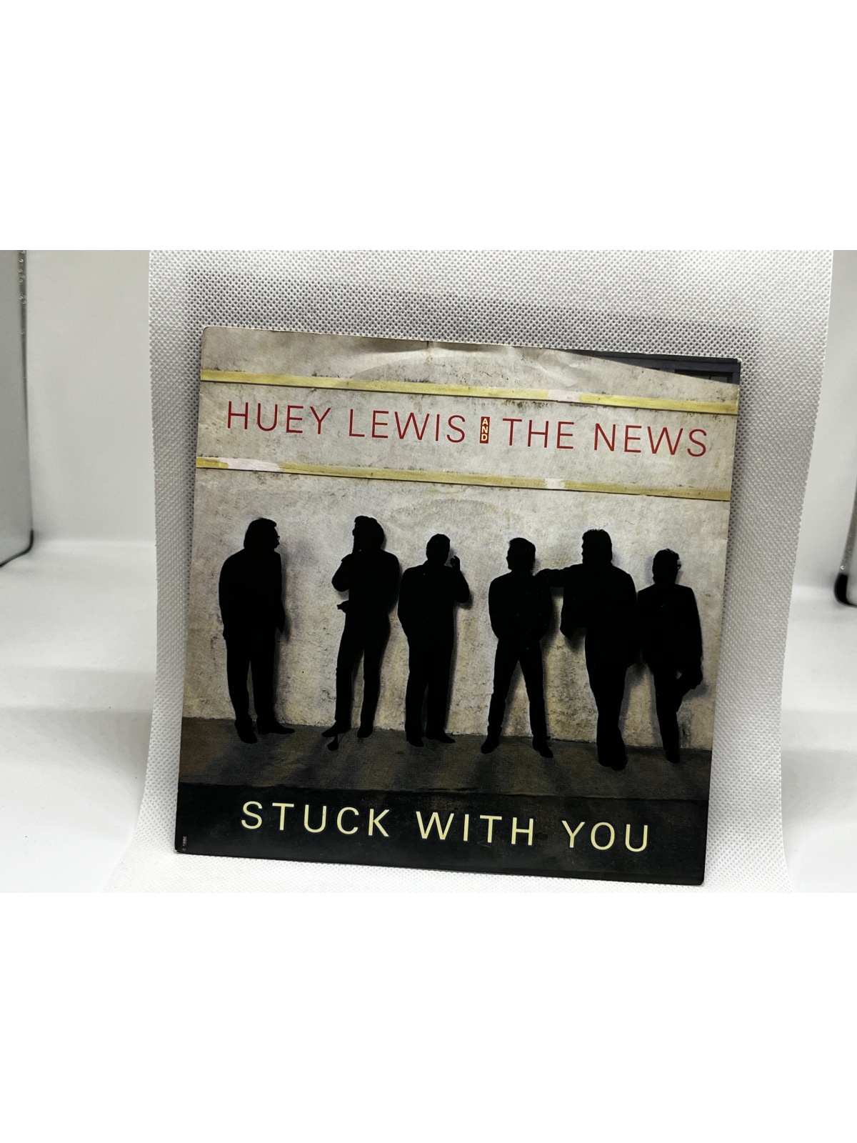 SINGLE / Huey Lewis And The News – Stuck With You