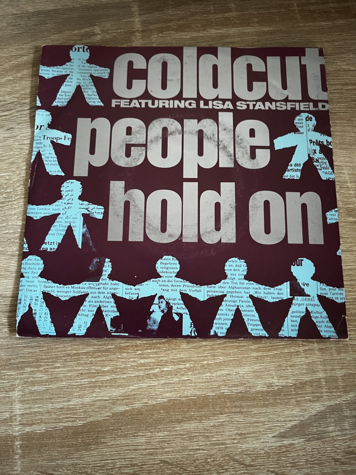 SINGLE / Coldcut Featuring Lisa Stansfield – People Hold On