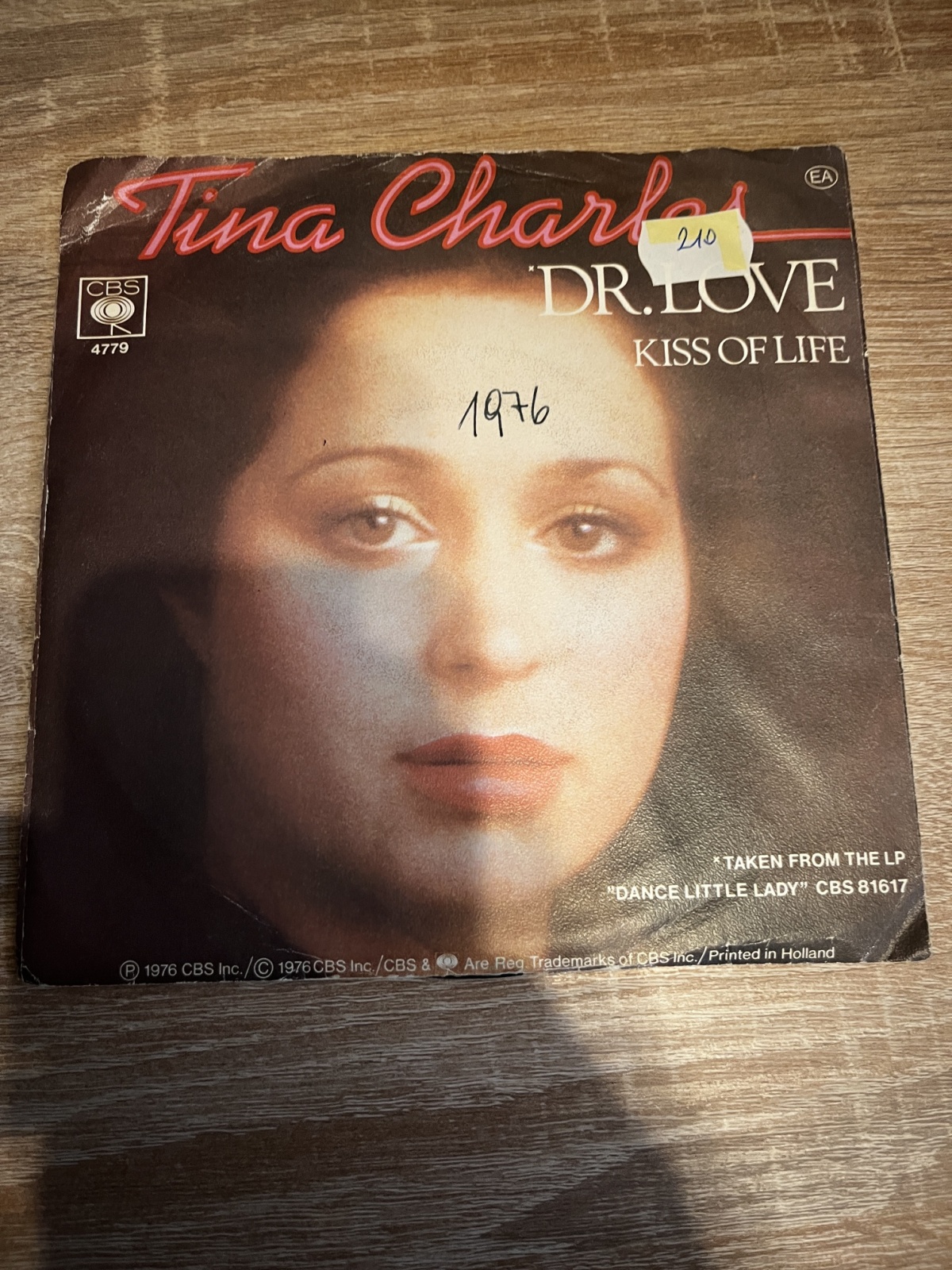 SINGLE / Tina Charles – Dr. Love