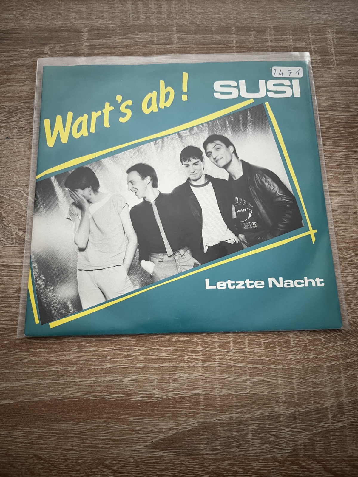 SINGLE / Wart's Ab! – Susi