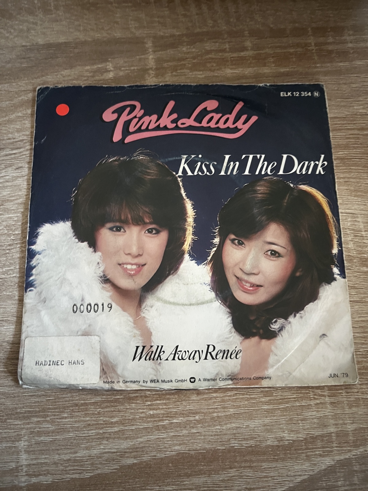 SINGLE / Pink Lady – Kiss In The Dark