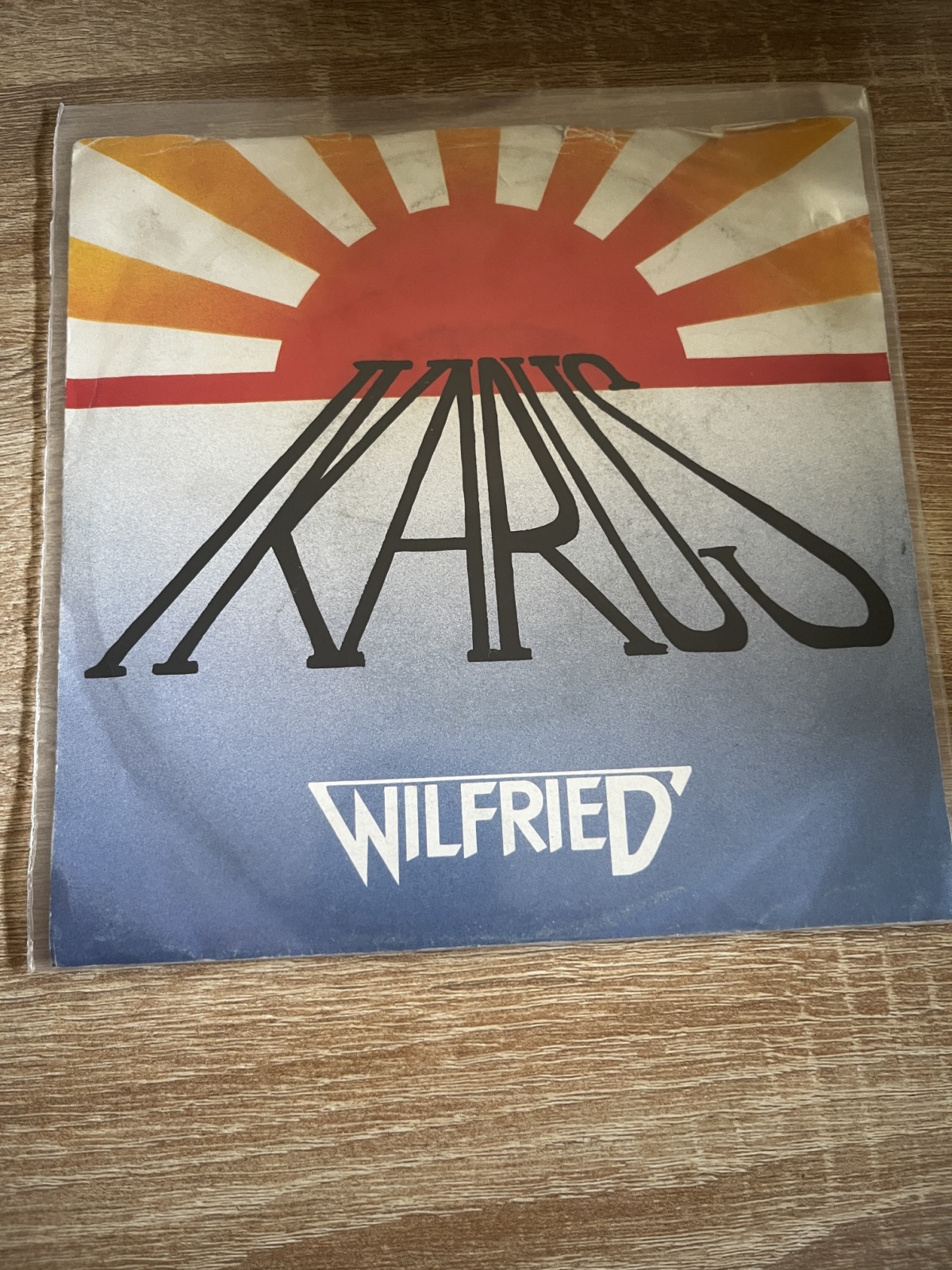 SINGLE / Wilfried – Ikarus