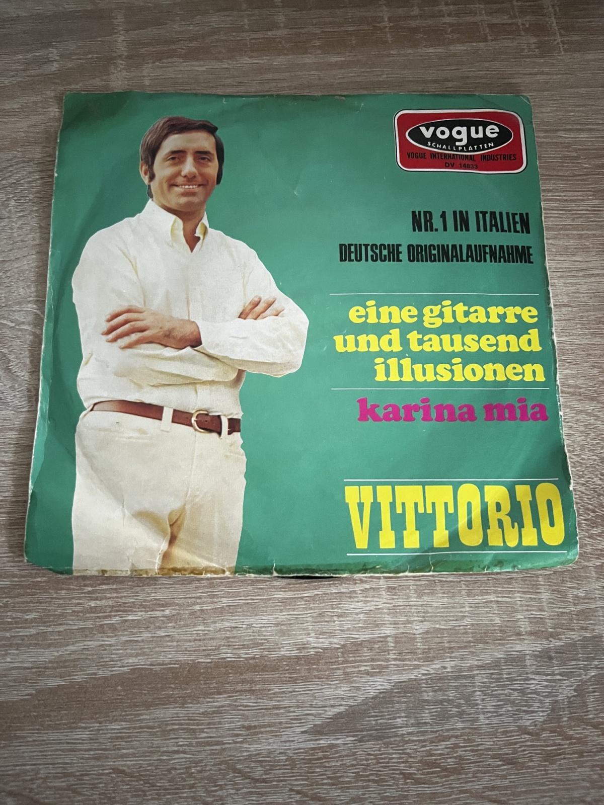 SINGLE / Vittorio – Eine Gitarre Und Tausend Illusionen