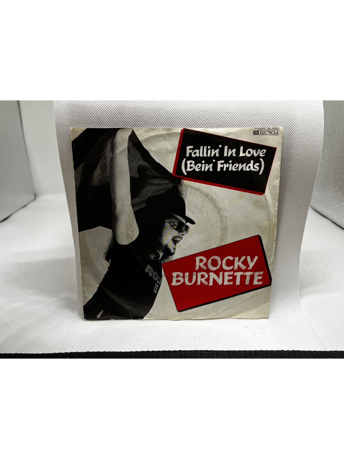 SINGLE / Rocky Burnette – Fallin' In Love (Bein' Friends)