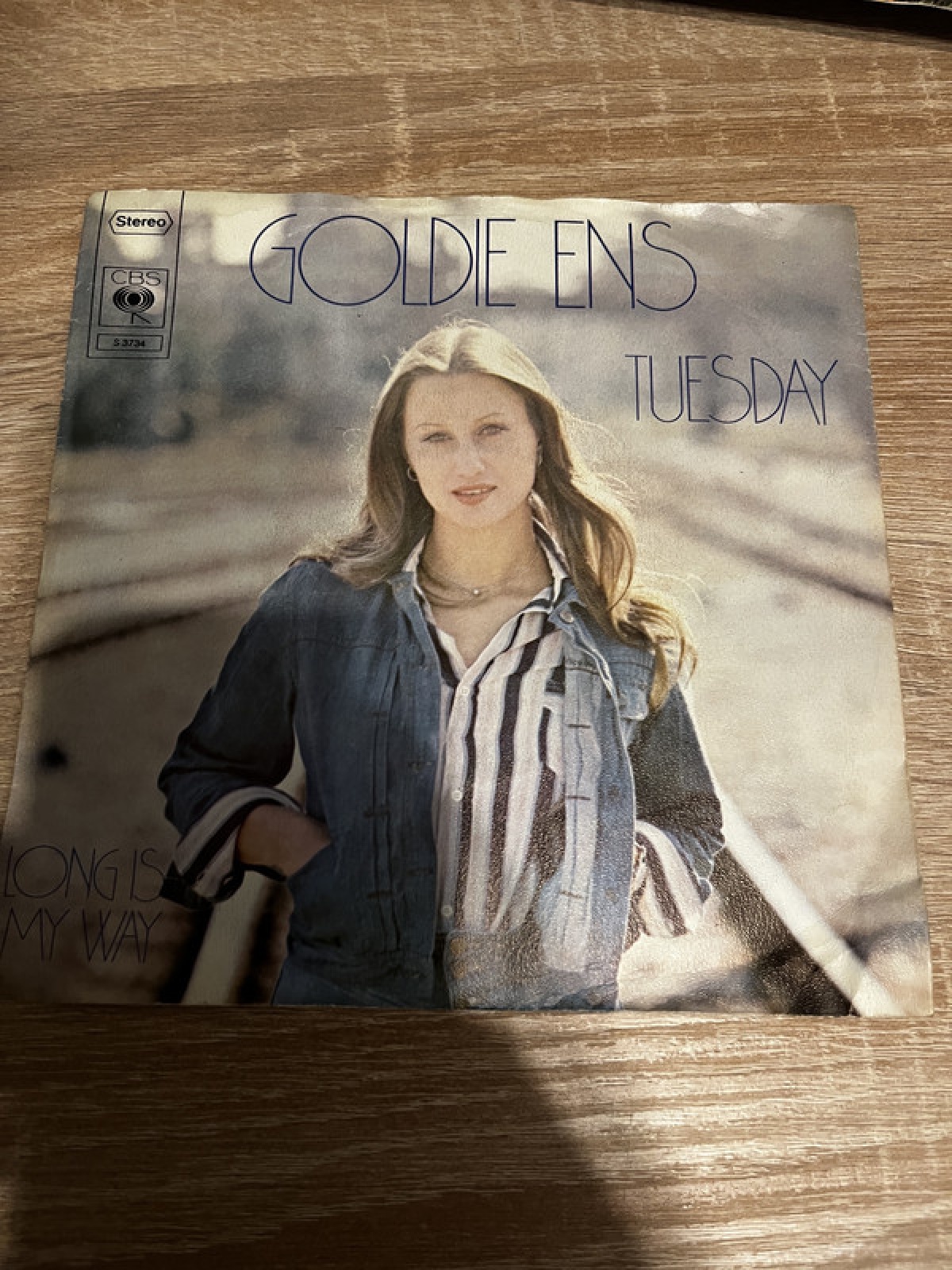 SINGLE / Goldie Ens – Tuesday