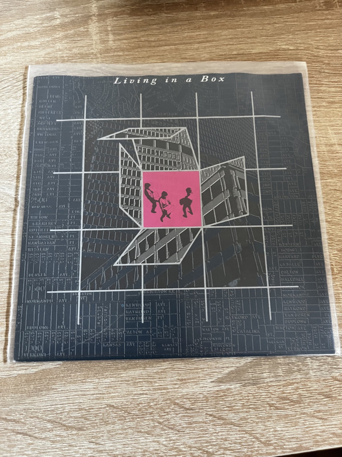 SINGLE / Living In A Box – Living In A Box