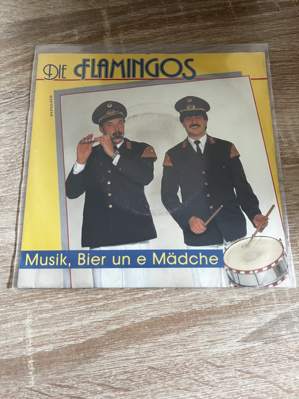 SINGLE / Die Flamingos – Musik, Bier Un E Mädche