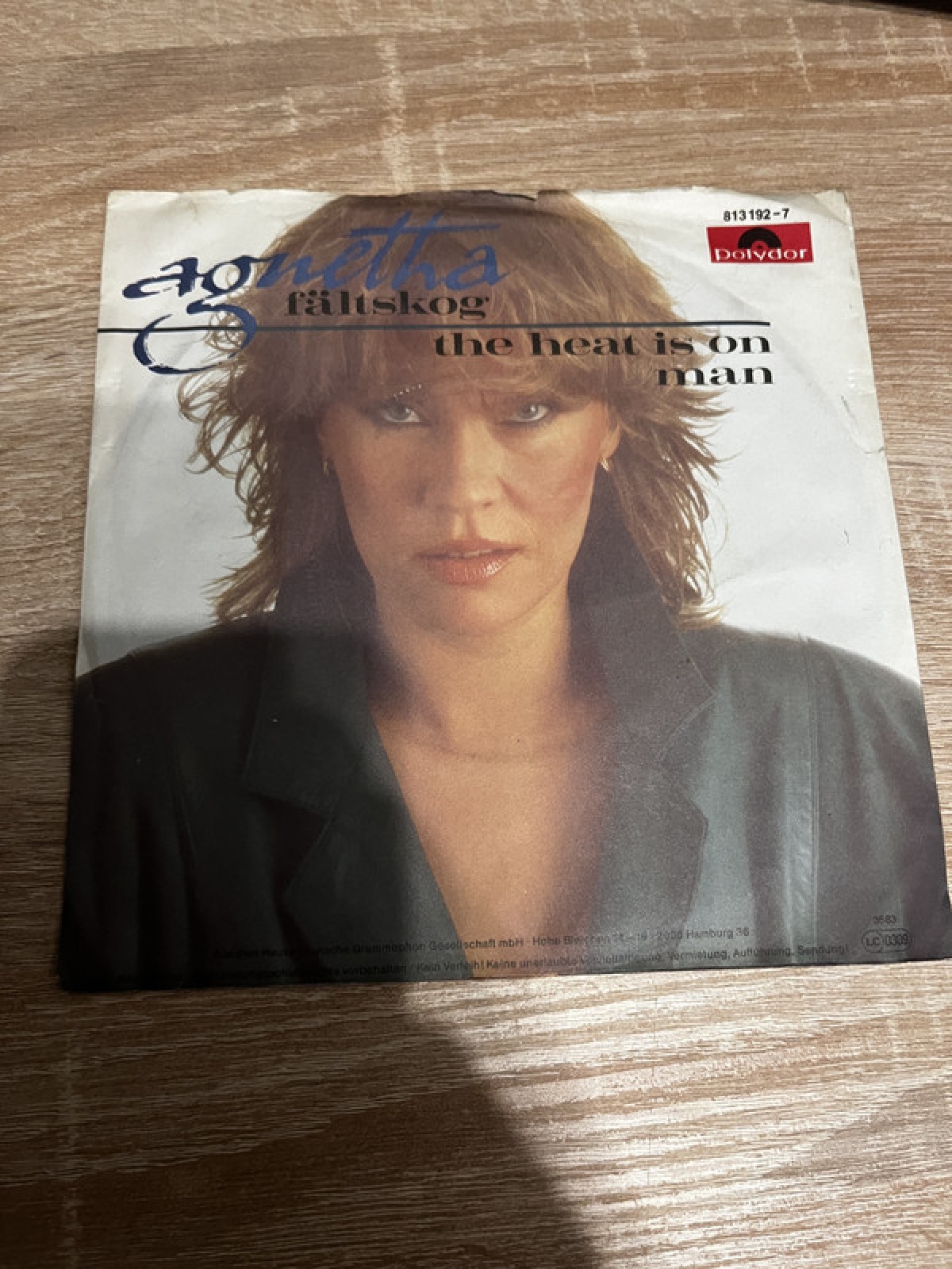 SINGLE / Agnetha Fältskog – The Heat Is On / Man